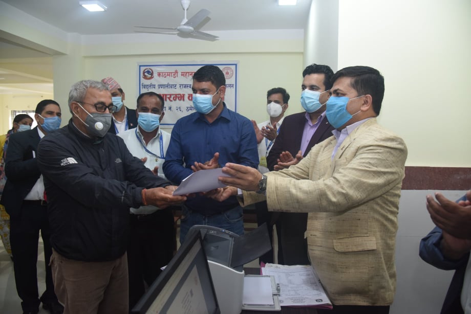 काठमाडौँ महानगरका ३२ वटै वडाको राजस्व प्रणाली अनलाइनमार्फत, ११ दिनमै ८ सय ५० करदातामार्फत १ करोड ६० लाख राजश्व असुली