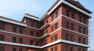 आफ्नै भवनमा सर्दै चन्द्रागिरि नगरपालिका, रङरोगन र बगैंचा निर्माण तिव्र रुपमा गरिँदै